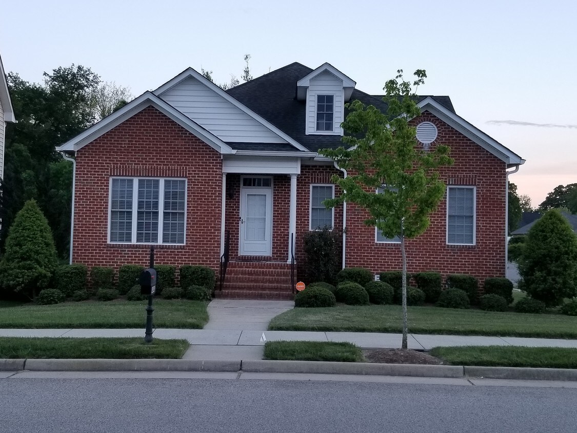 4341 Village Creek Dr, Chester, VA 23831 House for Rent in Chester
