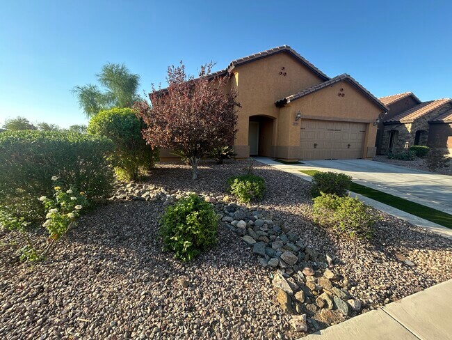 Building Photo - 10765 W Avenida del Rey