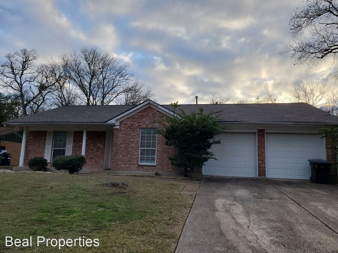 Foto principal - 3 br, 2 bath House - 1106 Westover