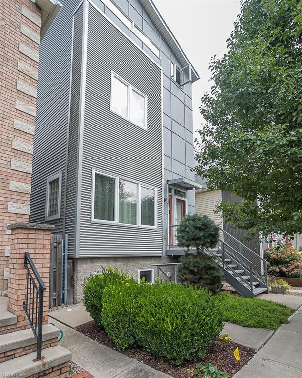 Foto del edificio - 2165 W 6th St