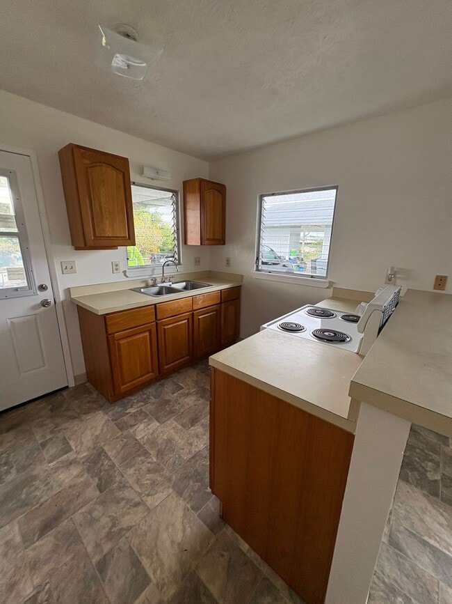 Building Photo - Beautifully Renovated 2Brdm 1 Bath in Hilo