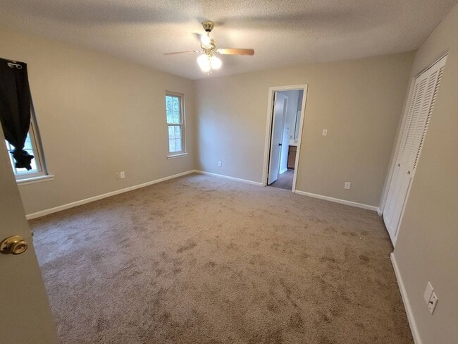 Building Photo - 2507 Lowndes Dr