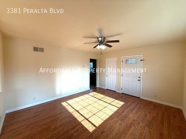 Foto del edificio - 3381 Peralta Blvd