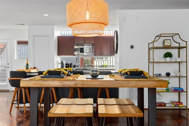 Foto del edificio - 2914 Commerce St