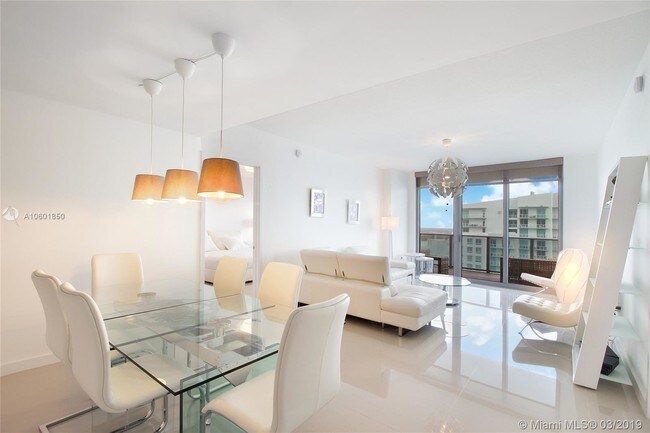 Foto del edificio - 488 NE 18th St