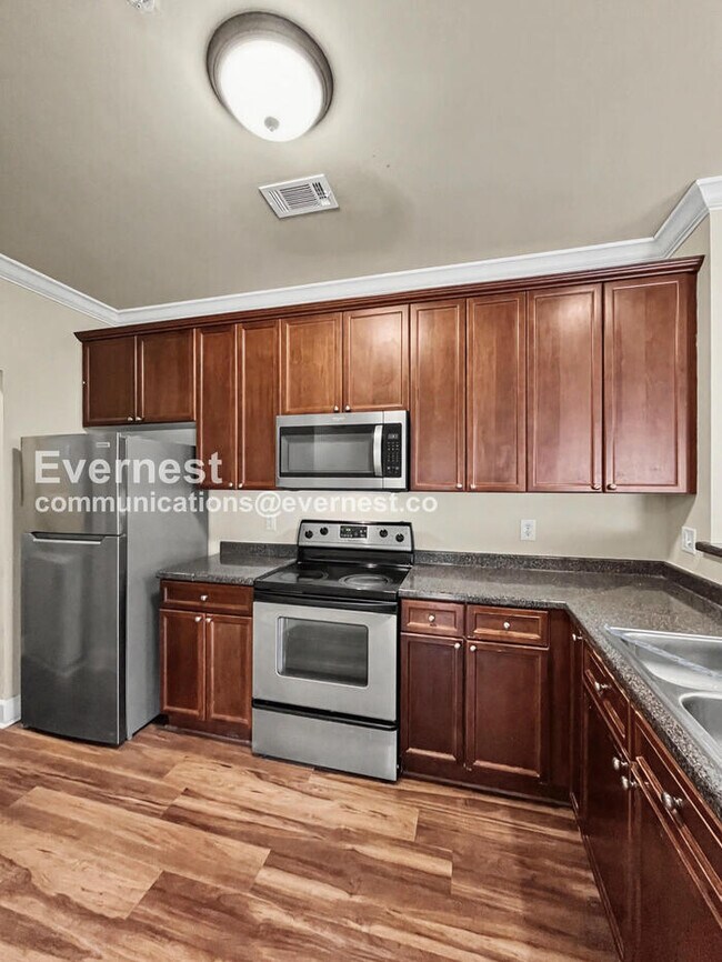 Foto del edificio - 7232 Althorp Way