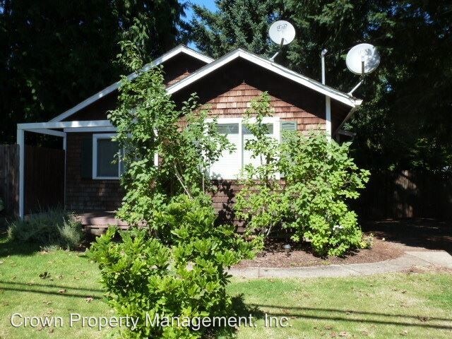 Building Photo - 3 br, 1 bath House - 475 Madrona Ave S