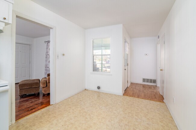 Comedor - 1007 S 3rd St