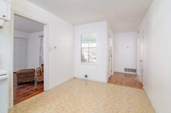 Dining Room - 1007 S 3rd St