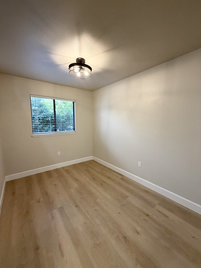 Building Photo - 151 Francis Cir