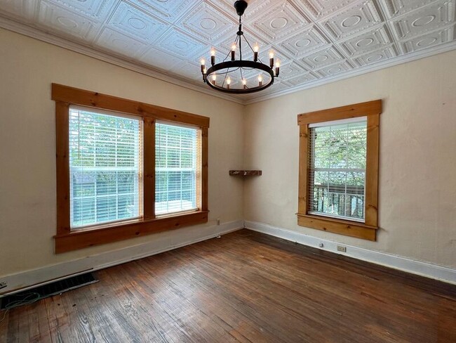 Building Photo - 120 Clingman Ave
