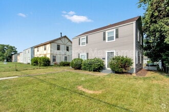 Building Photo - 1047 S James Rd