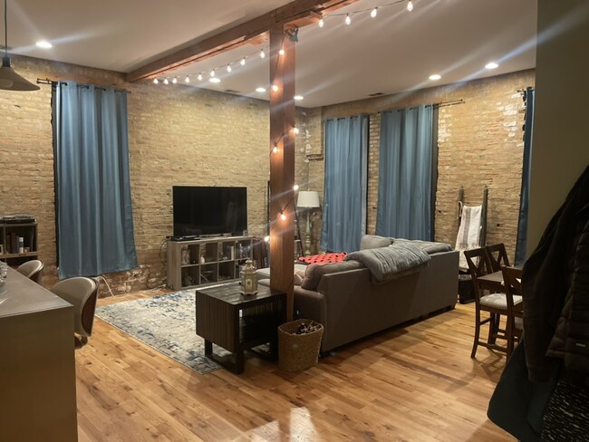 Foto del edificio - 3000 S Archer Ave