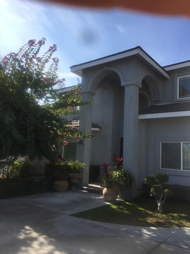 Foto del edificio - 326 S Euclid St