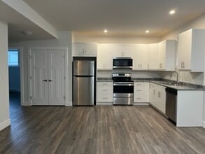Building Photo - 8621 85 St