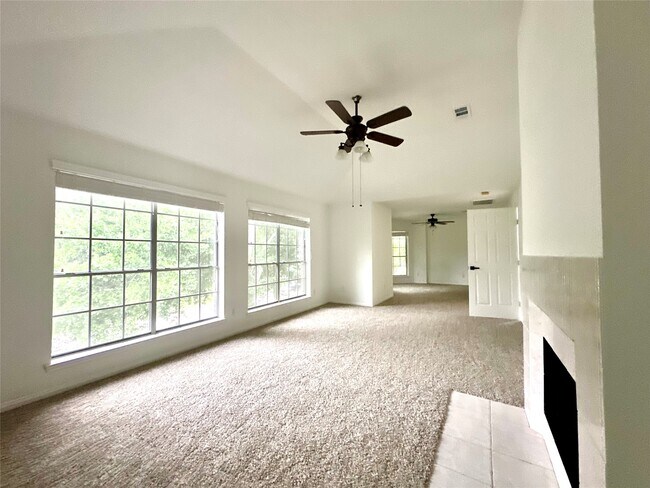 Foto del edificio - 24914 Aughton Ct