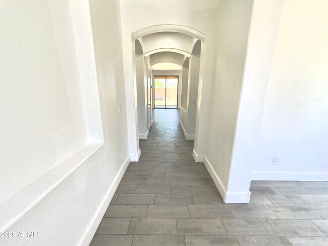 Foto del edificio - 7116 W Sophie Ln