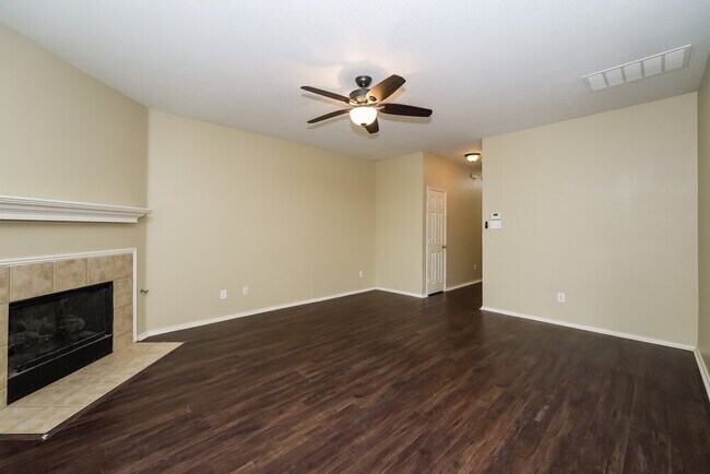 Foto del edificio - 2808 Lynx Ln