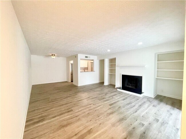 Foto del edificio - 320 Park Ridge Cir