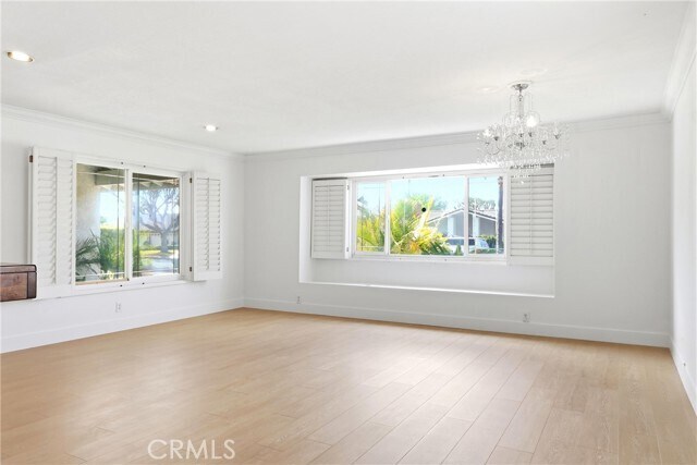 Foto del edificio - 1339 Dahlia Cir