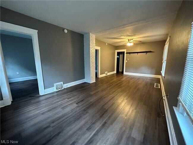 Foto del edificio - 3290 W 17th St