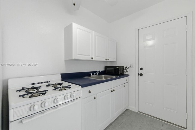 Foto del edificio - 126 SW 18th Ave