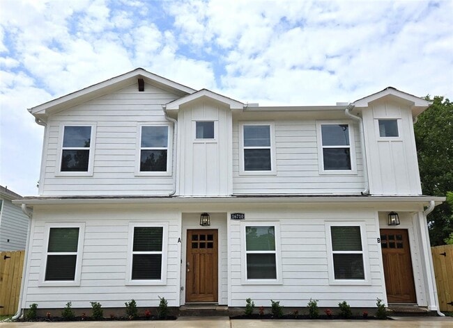Building Photo - 16710 Timberglen St