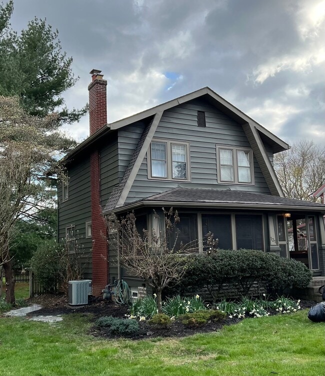 Building Photo - 131 Glenmont Ave
