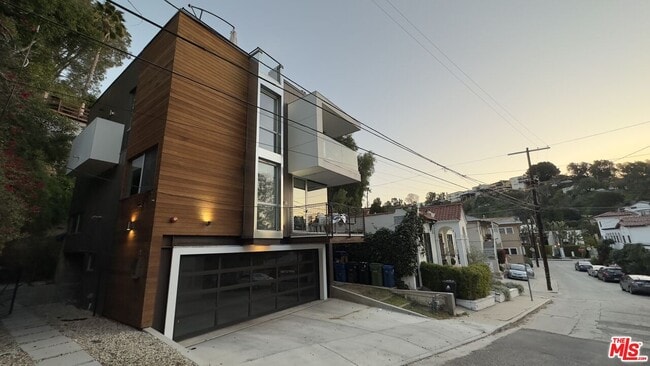 Building Photo - 6127 Glen Tower St