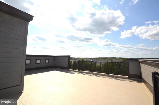 Building Photo - 43795 Middleway Ter