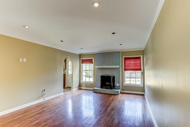Building Photo - 2534 Mimosa Tree Dr