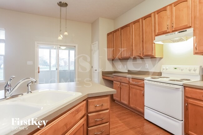 Foto del edificio - 6565 Hunters Ridge S