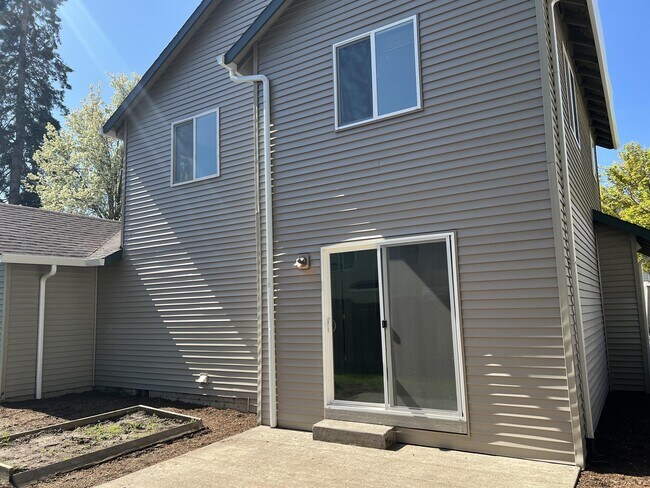 Building Photo - 15975 SW Gilmore Ct