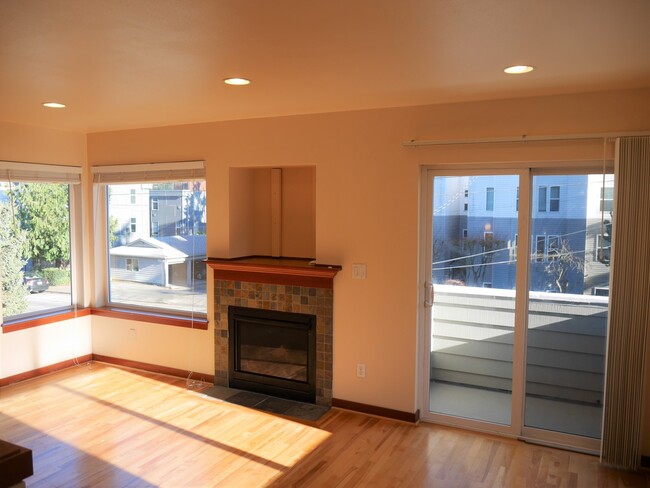 Building Photo - 9517A 8th Ave NW