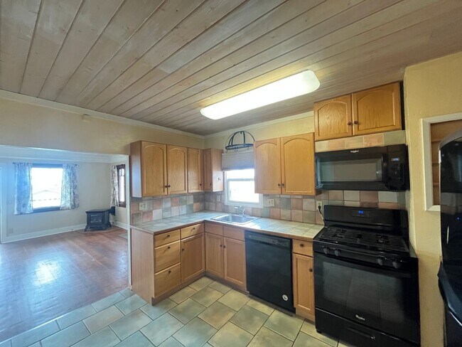 Foto del edificio - Local Gem with a View of the Rock, Clean and Comfy Home!