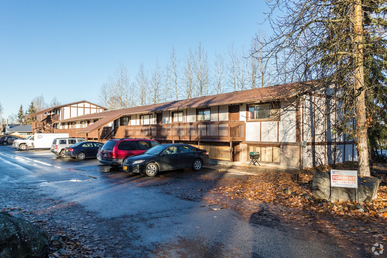 Sherwood Arms Apartments Eagle River, AK