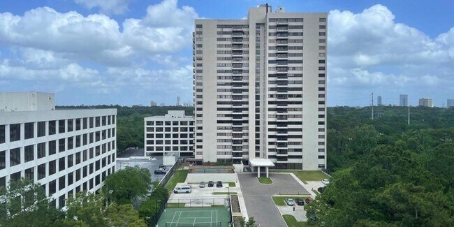 Foto del edificio - 49 Briar Hollow Ln