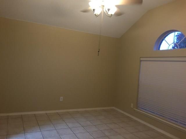 Building Photo - 825 Silverbrook Dr