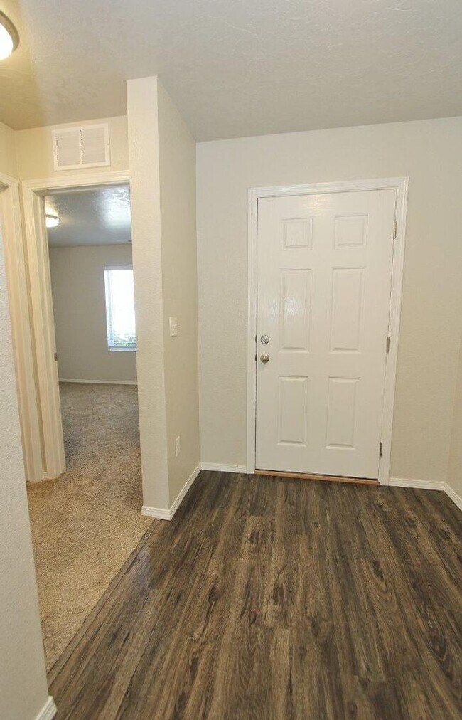 Foto del edificio - Immaculate Single-Level Home in Quiet Neighborhood