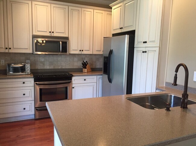 Foto del edificio - 3 Bedroom 2.5 Bath Townhouse in Eaglewood Retreat - James Island