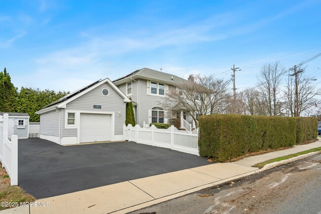 Building Photo - 146 Bath Ave