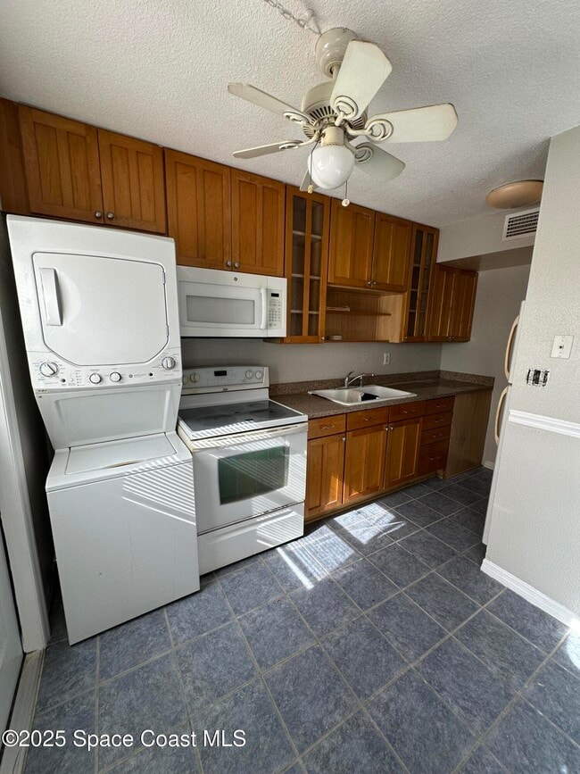 Foto del edificio - 55 Needle Blvd