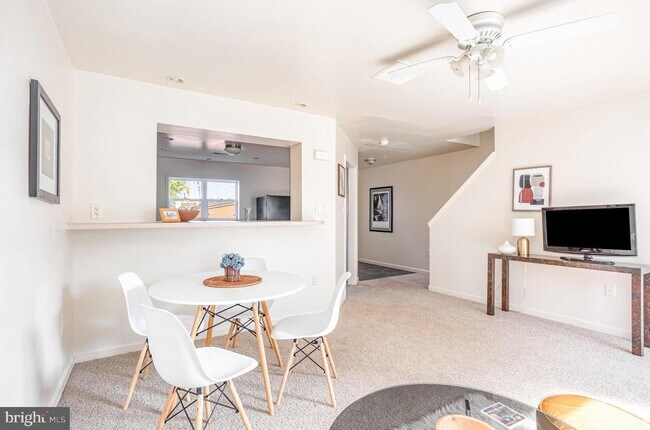 Building Photo - 5237 Crowson Ave