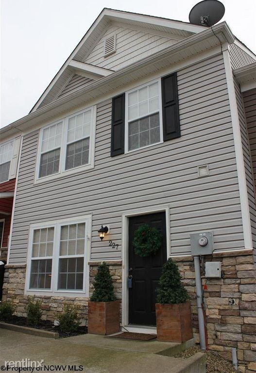 Primary Photo - 3 br, 2.5 bath Townhome - 227 Raven Run