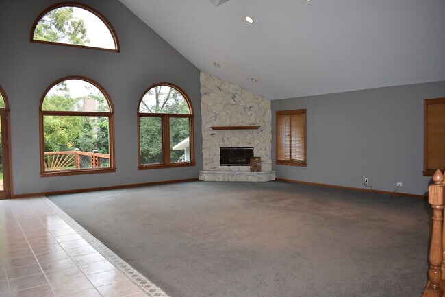 Building Photo - 5645 Kensington Ave
