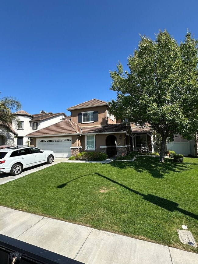 Building Photo - Beautiful 5 Bed/3 Bath Murrieta Gem with P...