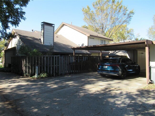 Foto del edificio - 6525 Fisher Rd