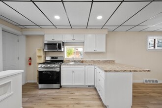 Building Photo - 2405 Arlington Ave