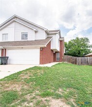 Building Photo - 405 Deloris Dr