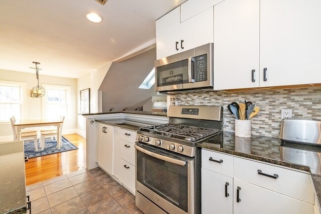 Building Photo - 345 Ashmont St